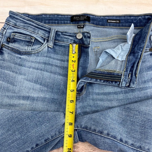 Judy Blue Boyfriend Fit Jeans Medium Wash Blue Denim Womens 9/29 Stretch MidRise - Picture 8 of 9